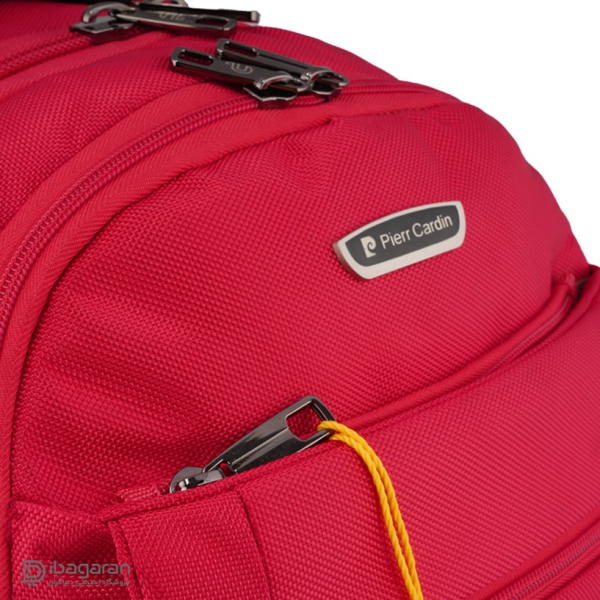 نمای نزدیک کوله پشتی لپ تاپ پیر کاردین نمای نزدیک کوله پشتی لپ تاپ پیر کاردین