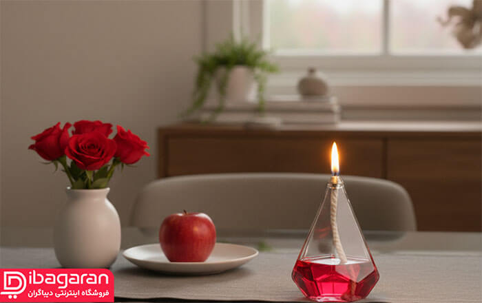 جاشمعی الماس شیشه ای روی میز چوبی